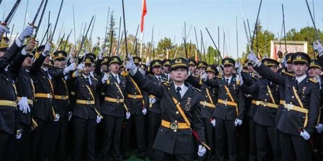 Kılıçlı yemin sonrası ilk istifa geldi! Görevi bıraktıktan sonra açıkladı... - 2. Resim