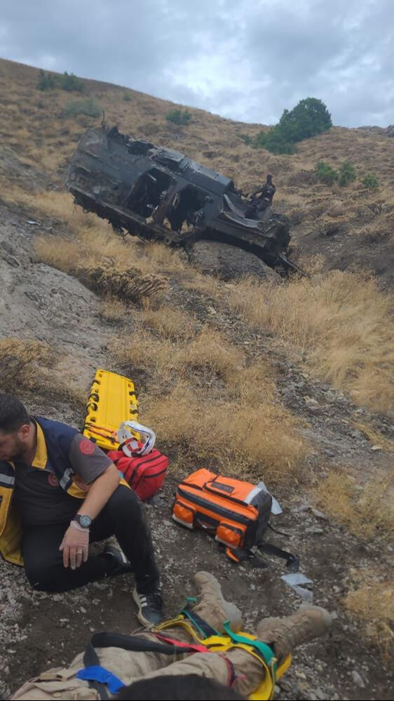 Tunceli'de askeri araç devrildi! 4 asker şehit oldu - 1. Resim