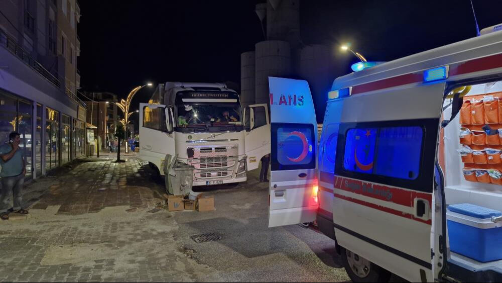 Ailesinin şüphesi acı gerçeği ortaya çıkardı! 25 yaşındaki genç tırda ölü bulundu - 1. Resim