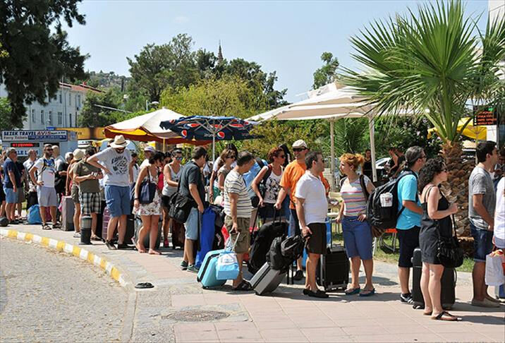Aşırı turizm korkusu sardı! Yunanistan'dan turiste ek vergi geliyor - 2. Resim