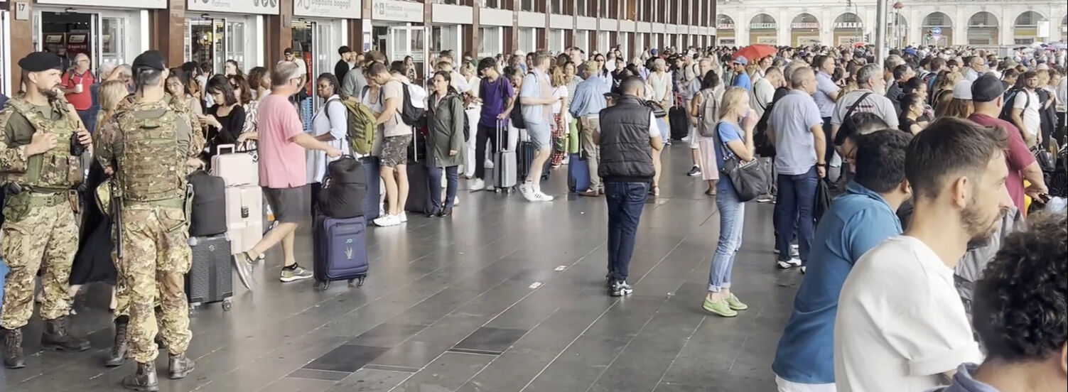 Avrupa'da grevler peş peşe patlak verdi! Güney Kore'den İtalya'ya işçiler isyanda - 3. Resim
