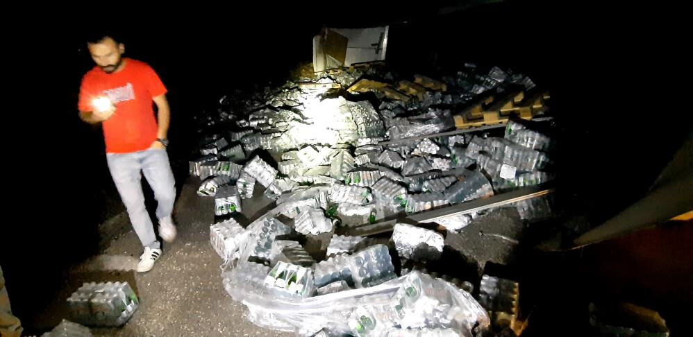 Bolu'da soda yüklü tır devrildi! Yol trafiğe kapandı... - 2. Resim