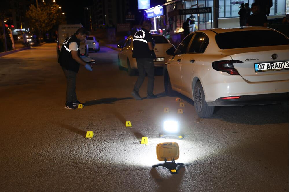 Elazığ'da kan donduran olay! Polisin çevirdiği arabadan ceset çıktı - 4. Resim