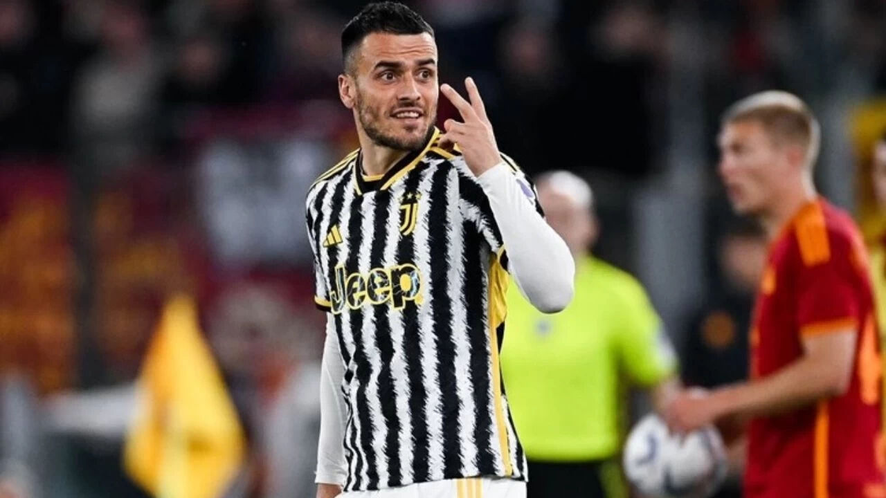 Filip Kostic Fenerbahçe'de! Sözleşme detayları belli oldu Filip Kostic Fenerbahçe'de! Sözleşme detayları belli oldu - 1. Resim