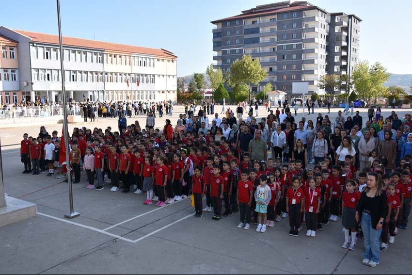 İlk ders zili çaldı, İstanbul'da trafik kilitlendi - 7. Resim