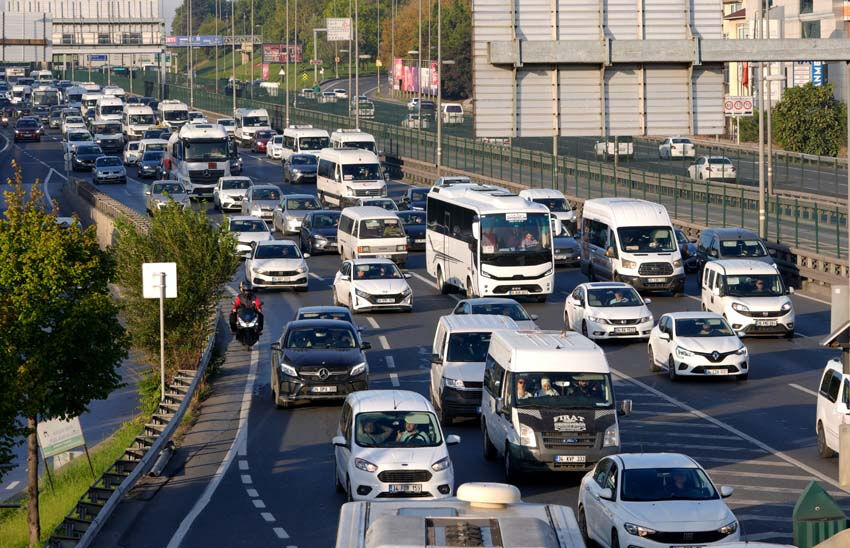 İlk ders zili çaldı, İstanbul'da trafik kilitlendi - 4. Resim