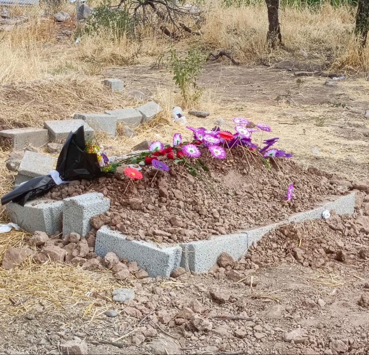 Narin'in mezarından ilk görüntü... O anlar yürek dağladı Narin'in mezarından ilk görüntü geldi - 3. Resim