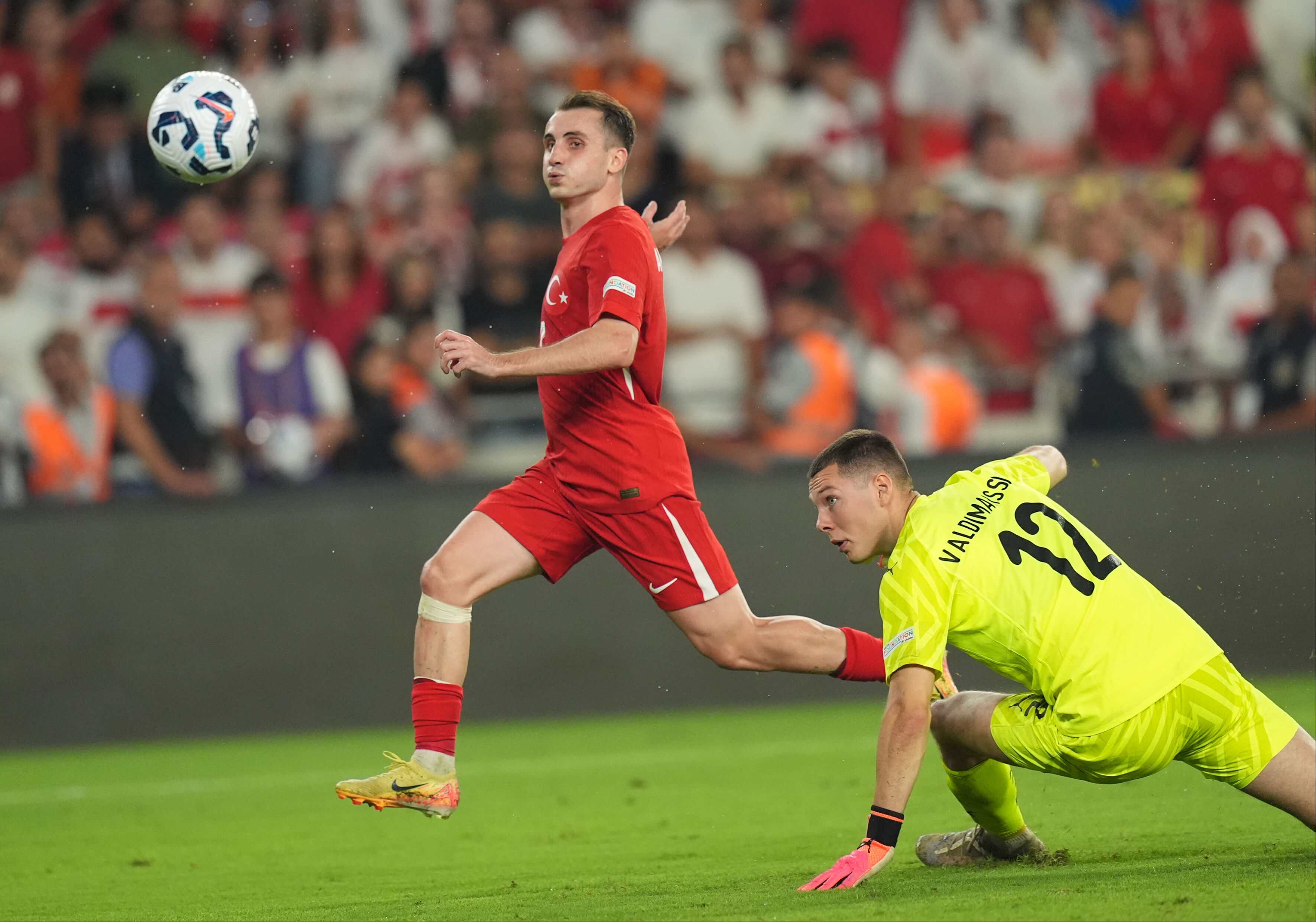 A Milli Takımımızın İzlanda'yı devirdiği maça Kerem Aktürkoğlu damga vurdu! Spor yazarları neler dedi? - 2. Resim