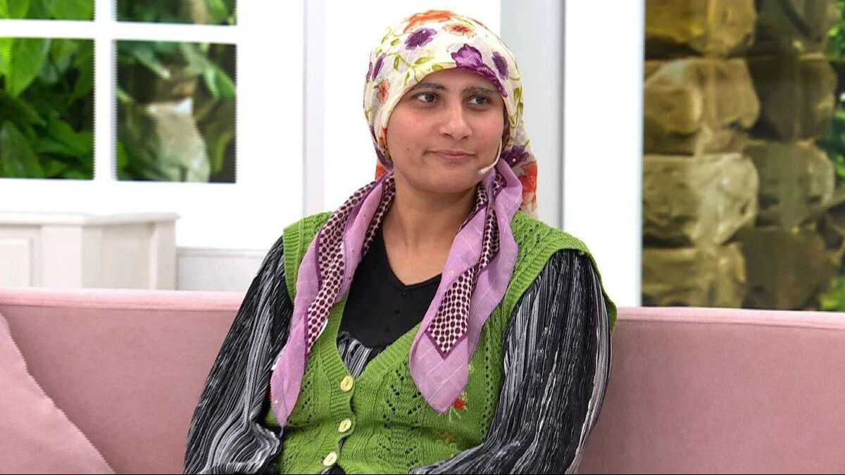 Esra Erol'daki çıldırmasıyla hafızalara kazınmıştı... Cemile aylar sonra ortaya çıktı! İşte son hali Esra Erol’la tanınan Cemile aylar sonra ortaya çıktı! Yeni hali şoke etti - 2. Resim