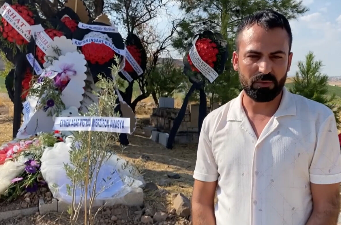 Narin'in arkadaşları mezarını ziyaret ederek dua etti! Çocukları görenler duygulandı - 3. Resim