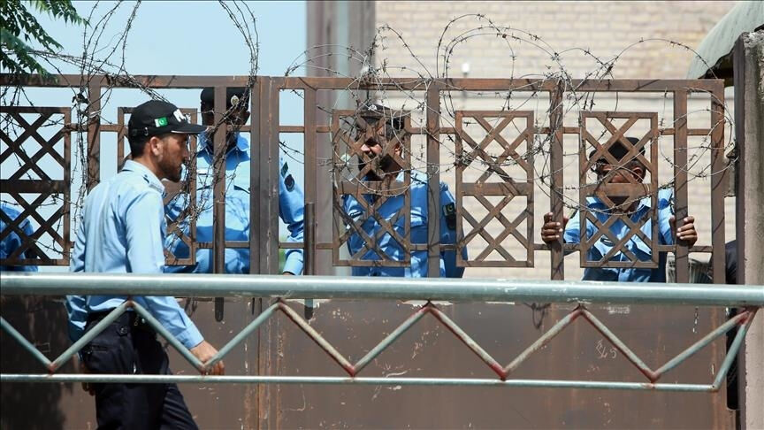 Pakistan'da İmran Han üstünden siyasi çatışma! Adalet Hareketi Partisi lideri gözaltı kararına tepki gösterdi - 2. Resim