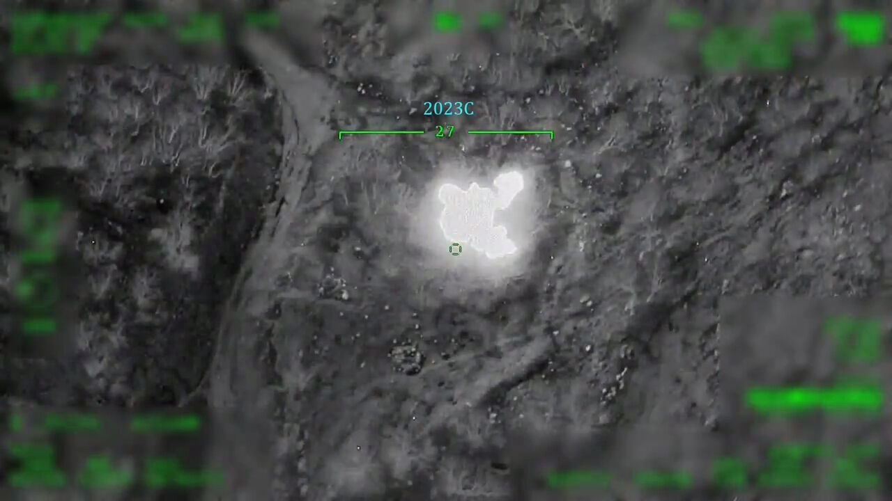 Türk askeri Suriye ve Irak'ta 13 PKK'lı teröristi hava saldırısıyla öldürdü Türk askeri Suriye ve Irak'ta 13 PKK'lı teröristi hava saldırısıyla öldürdü - 2. Resim