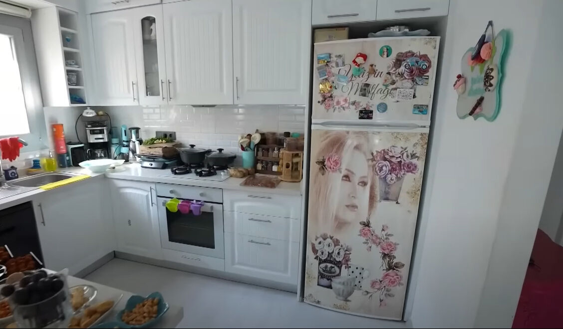 Yeliz Yeşilmen evinin kapılarını açtı! Salondaki soba dikkat çekti - 3. Resim