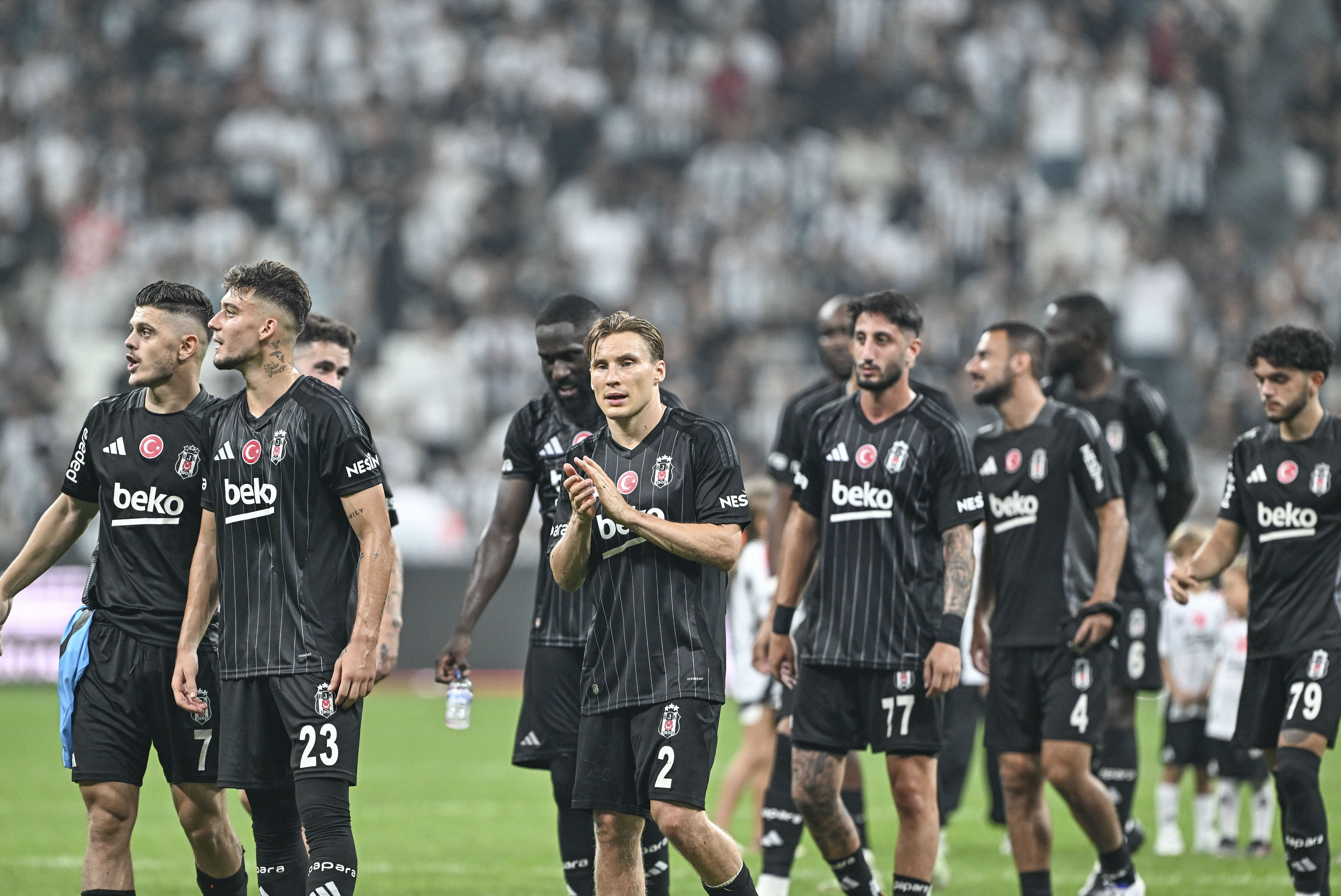 Beşiktaş'ın Trabzonspor 11'i netleşti! Giovanni van Bronckhorst'tan tek değişiklik - 5. Resim