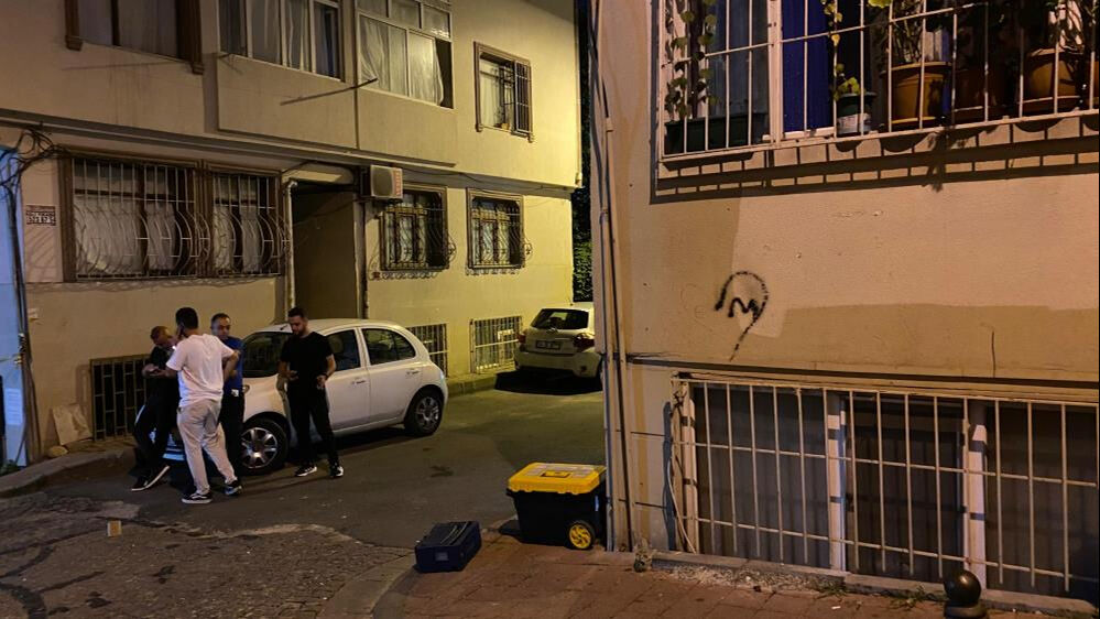 İstanbul'da ihbara giden polise ateş açıldı! Özel harekatı görünce teslim oldu, kimliği şok etti - 4. Resim