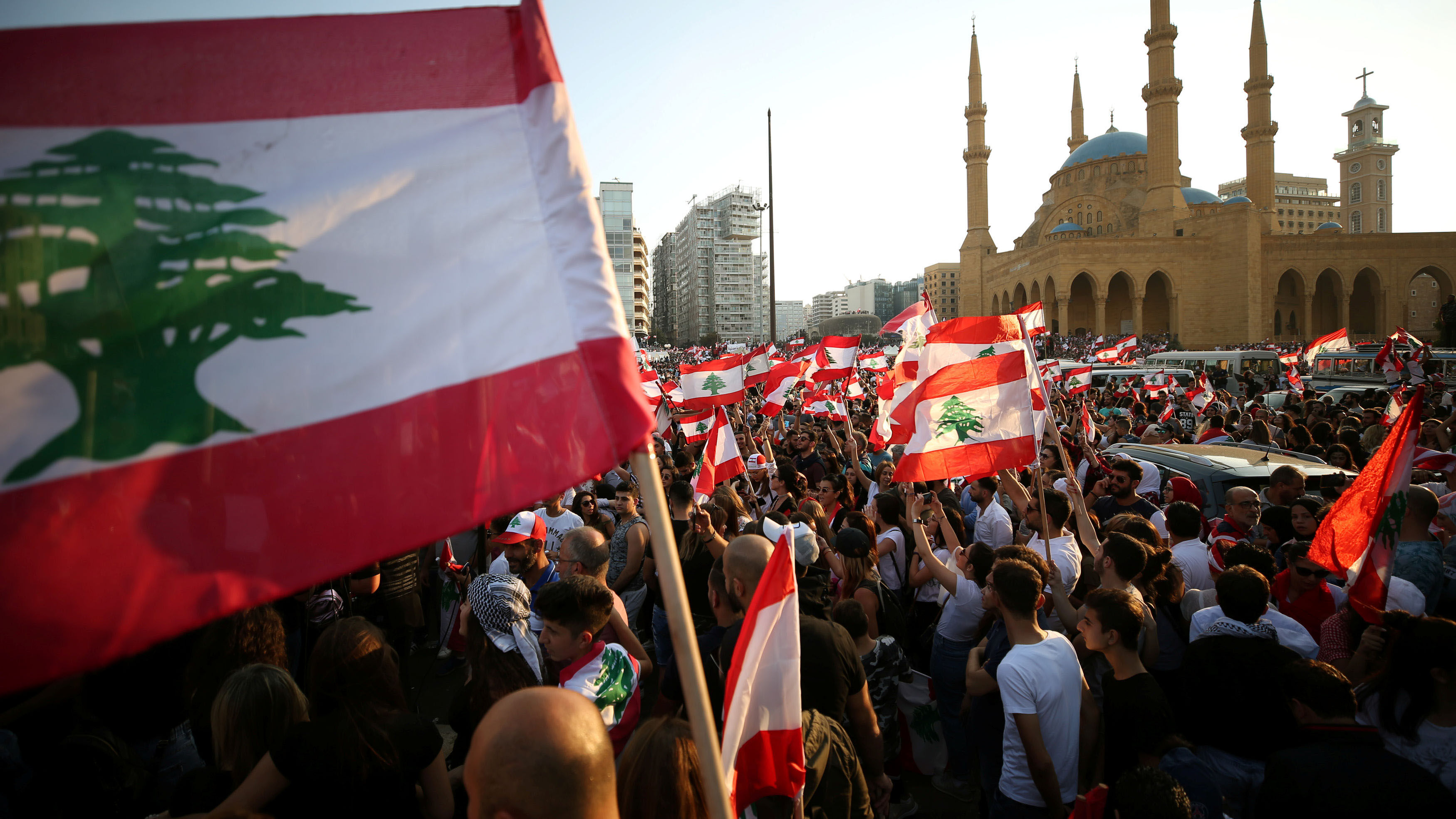 Lübnan'da sokaklar karıştı! Emekli askerlerden ''maaş'' protestosu - 1. Resim