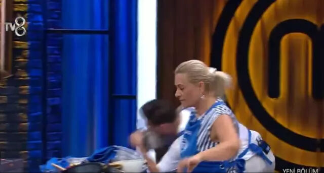 Masterchef’te üzerine kızgın yağ dökülen Onur yarışmaya devam edecek - 2. Resim