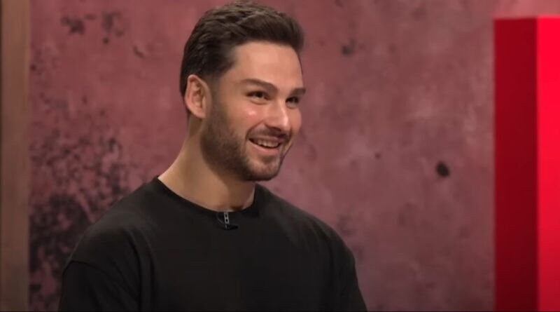 Masterchef’te üzerine kızgın yağ dökülen Onur yarışmaya devam edecek - 4. Resim