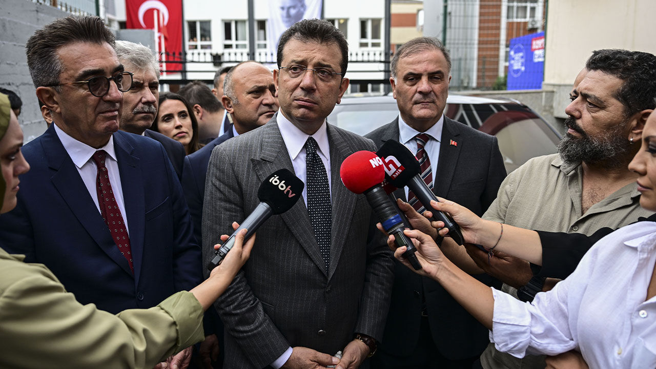 Murat Kurum'la görüşen Ekrem İmamoğlu'ndan sürpriz mesaj! Bir bakana da sitem etti Murat Kurum'la görüşen Ekrem İmamoğlu'ndan sürpriz mesaj! Bir bakana da sitem etti - 1. Resim