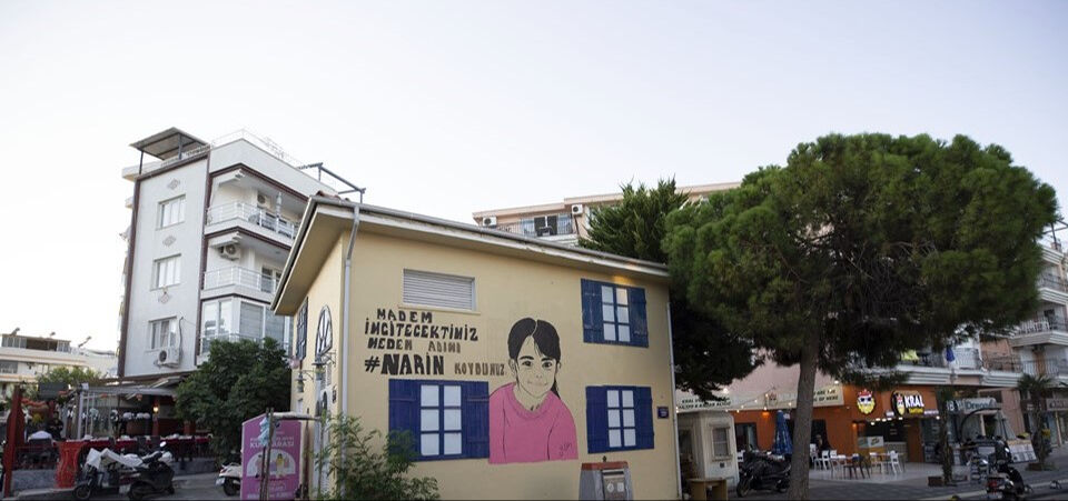 Aydın'da yapılan Narin Güran resmine büyük ilgi: Madem incitecektiniz neden adını Narin koydunuz - 2. Resim