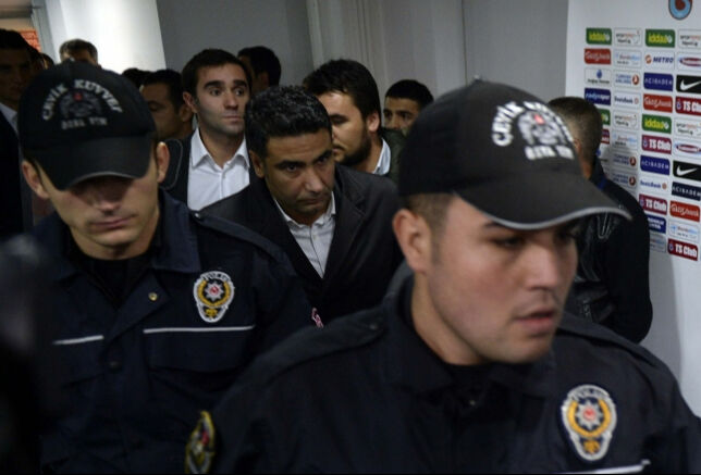 İbrahim Hacıosmanoğlu 9 yıl sonra intikam mı aldı? Olaylı maçın hakemlerinin işine son verdi - 6. Resim