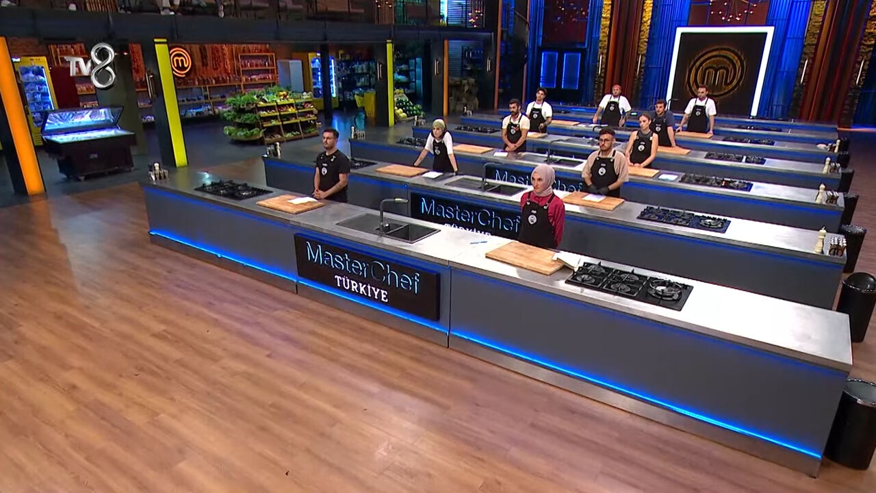 MasterChef'te büyük gerginlik! Mehmet şef çileden çıktı: Ağır konuşacağım, terbiyesizlik yapıyorsunuz MasterChef'te büyük gerginlik! Mehmet şef çileden çıktı: Ağır konuşacağım, terbiyesizlik yapıyorsunuz - 2. Resim