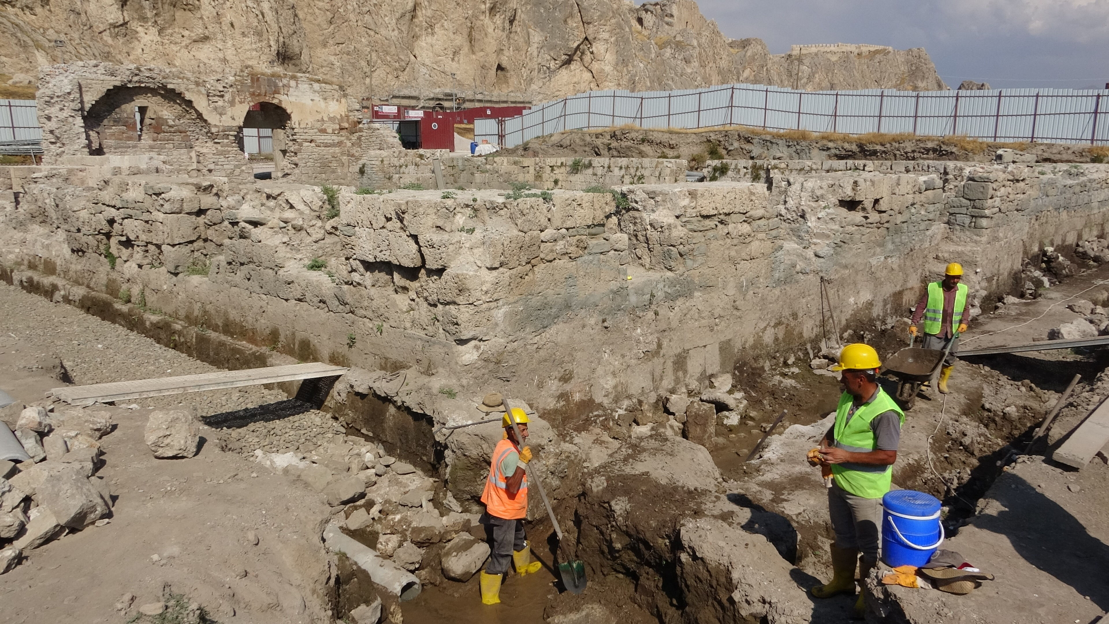 Yıkılması tepki çekmişti! 750 yıllık Van Ulu Cami minaresi aslına uygun yeniden inşa edilecek - 2. Resim