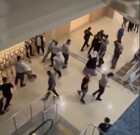 25 yıl hapis cezası verildi, adliye koridorlarında kavga &ccedil;ıktı - 1. Resim