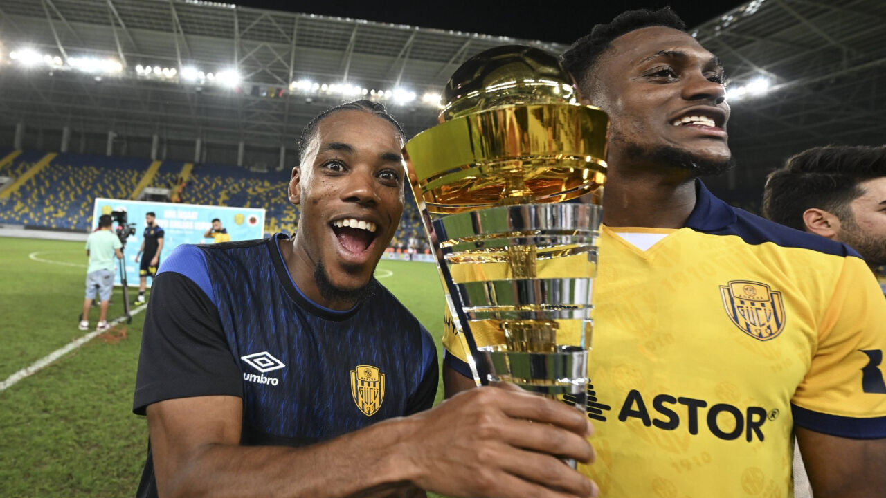 Ankaragücü'nden ayrılan Garry Rodrigues, Süper Lig ekibine imza attı - 1. Resim