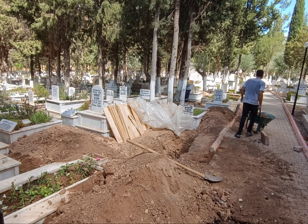 Ayşenur Ezgi Eygi'nin cenaze töreni için mezarlıkta hazırlıklar tamamlandı Ayşenur Ezgi Eygi'nin cenaze töreni için mezarlıkta hazırlıklar tamamlandı - 1. Resim