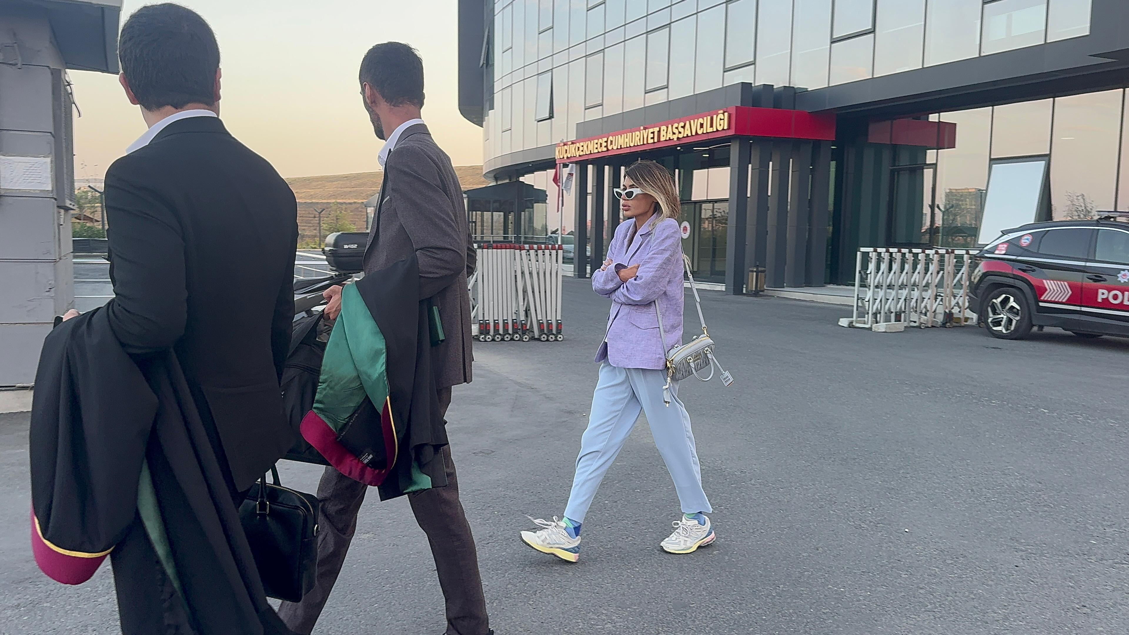 Bahar-Nihal Candan kardeşler davasında yeni gelişme! ''Eski kız arkadaşımı medyaya sunulunca örgüt lideri oldum'' Bahar-Nihal Candan kardeşler davasında yeni gelişme! ''Eski kız arkadaşımı medyaya sunulunca örgüt lideri oldum'' - 3. Resim