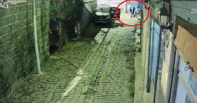 Diyarbakır'da nöbet tutan polise bıçakla saldıran şüpheli yakalandı - 2. Resim