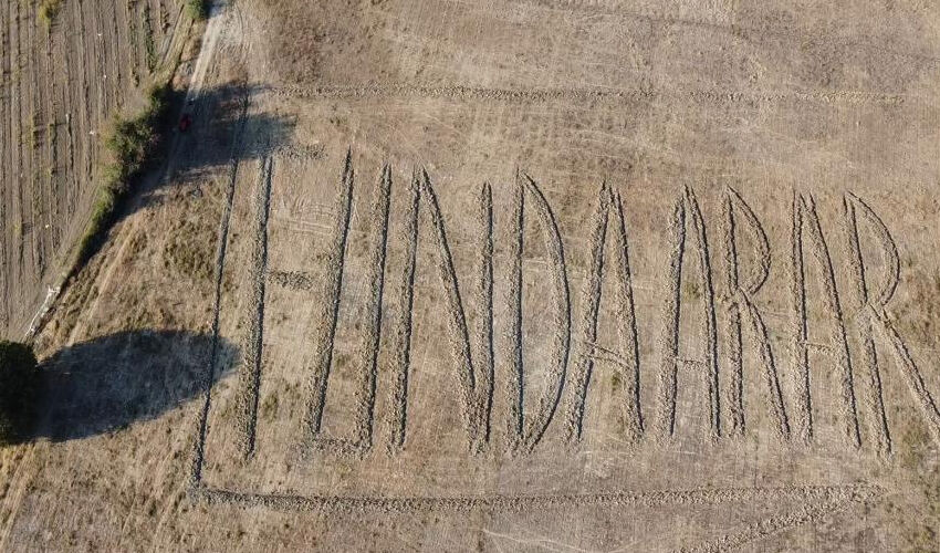 Funda Arar hayranlığından bunu da yaptı! Görenlerin ağzı açık kaldı - 1. Resim