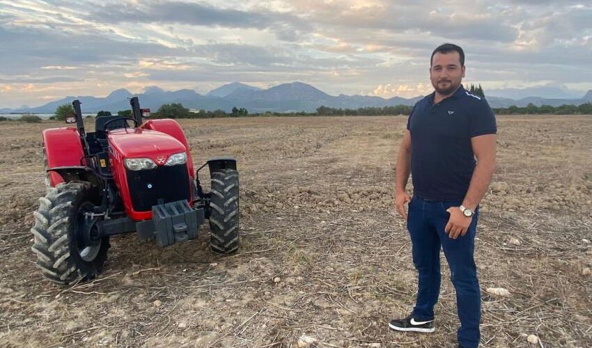 Funda Arar hayranlığından bunu da yaptı! Görenlerin ağzı açık kaldı - 2. Resim