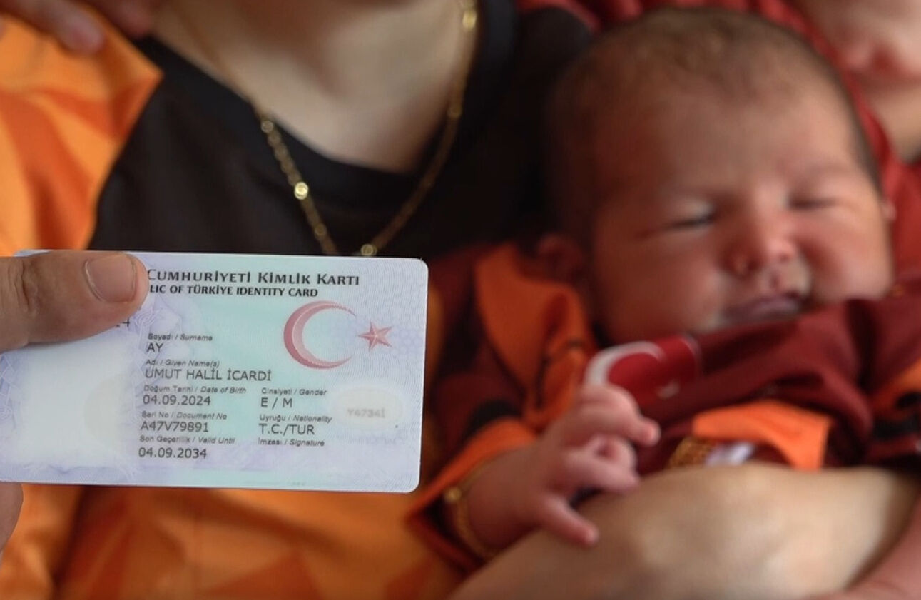 Galatasaray tutkunu çift yeni doğan bebeklerine "Icardi" adını koydu - 1. Resim