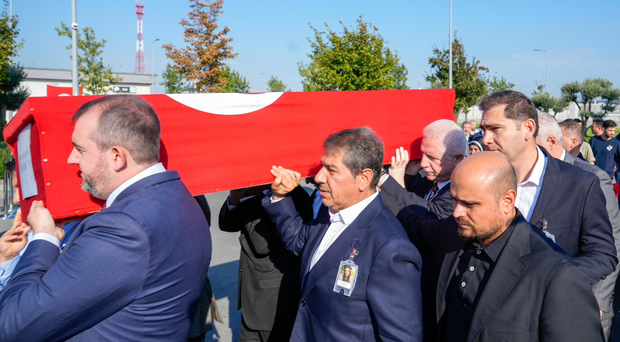 İsrail'in katlettiği Ayşenur Ezgi Eygi'nin cenazesi İstanbul'a getirildi - 2. Resim