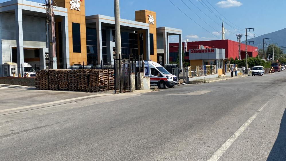 Kocaeli'ndeki fabrikada 4 işçi gazdan zehirlendi - 1. Resim