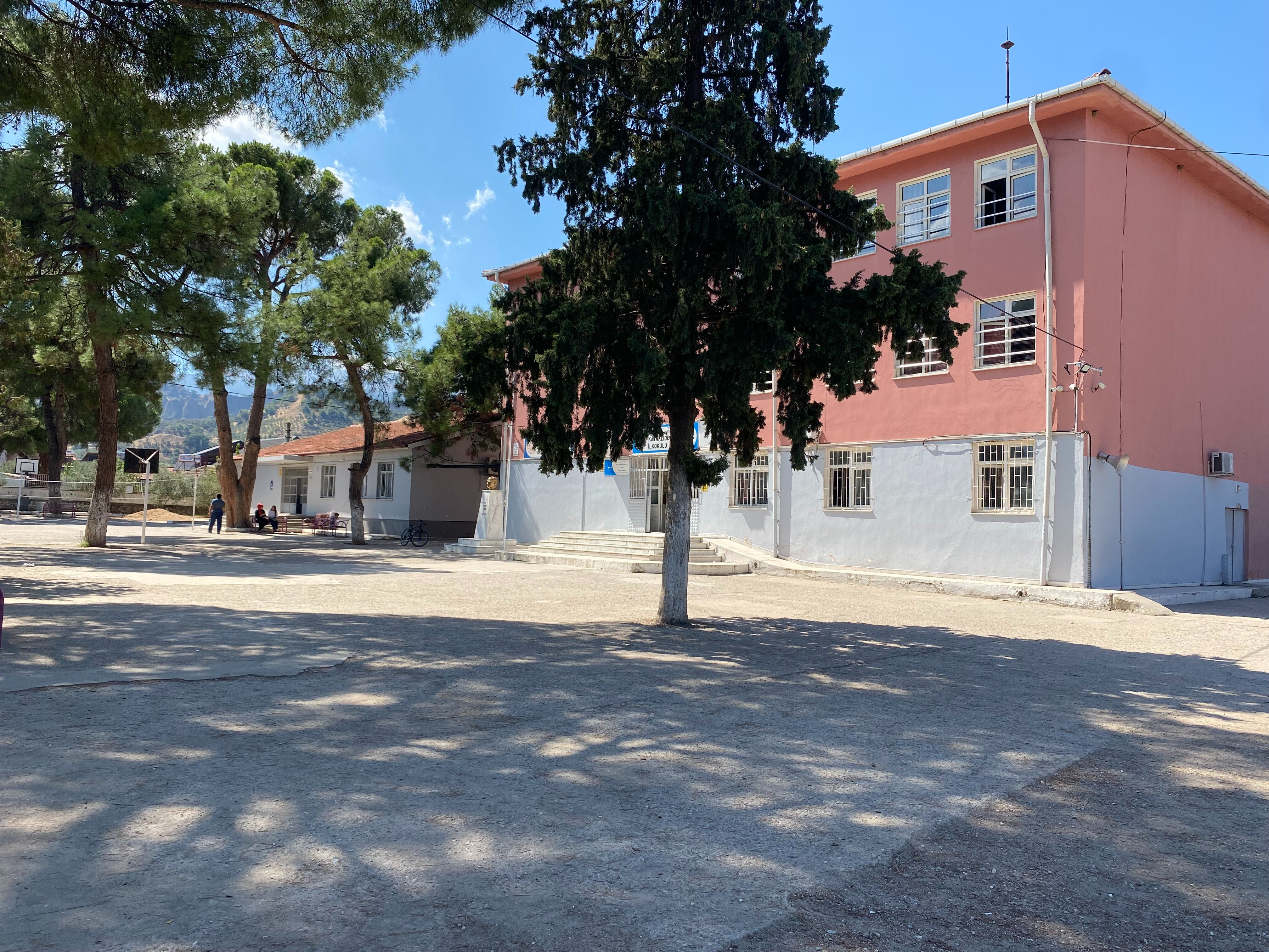 Manisa’da acı ölüm: 11 yaşındaki Mert Kaymak’ın kalbi dayanamadı Manisa’da acı ölüm: 11 yaşındaki Mert Kaymak’ın kalbi dayanamadı - 3. Resim