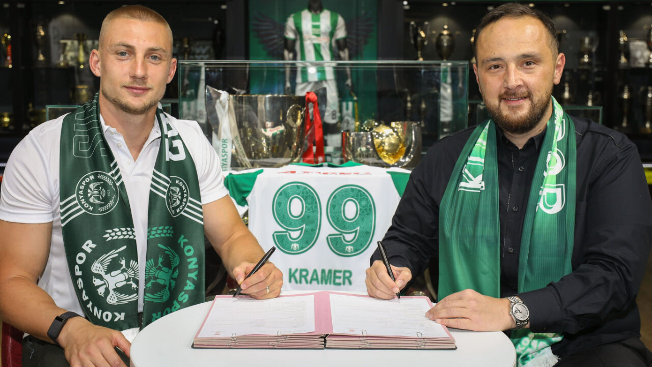 Süper Lig ekibi Blaz Kramer'in transferini duyurdu! Slovenyalı golcü 3 yıllık imzaladı Süper Lig ekibi Blaz Kramer'in transferini duyurdu! Slovenyalı golcü 3 yıllık imzaladı - 1. Resim
