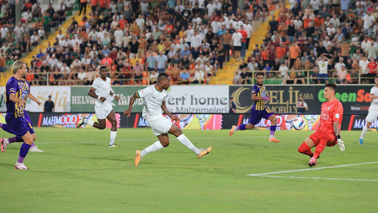 Türkiye transfer dönemi bugün saat 23.59’da bitiyor - 1. Resim