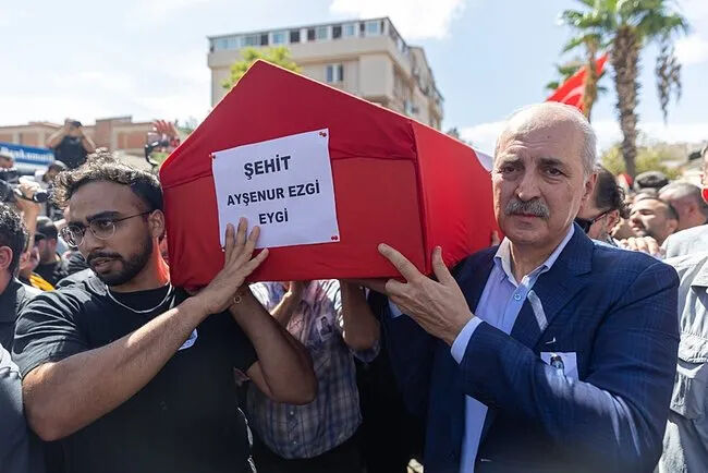 Ayşenur'un cenazesinde polemik! AK Parti'den 