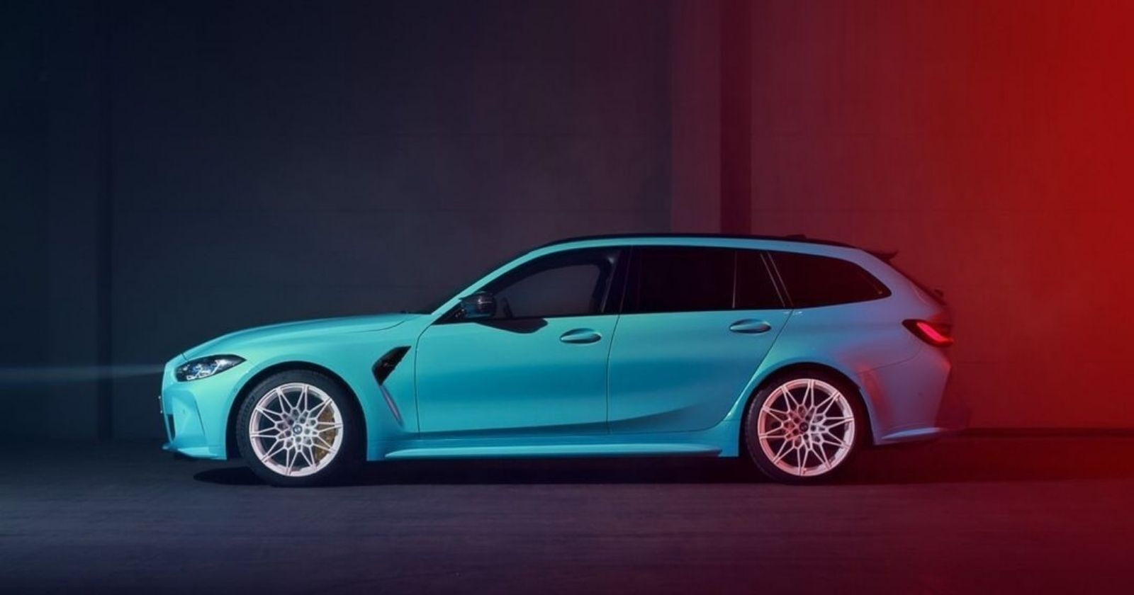 BMW'de bir ilk gerçekleşti! Borusan'ın rengi yol araçlarında kullanılacak BMW'de bir ilk gerçekleşti! Borusan'ın rengi yol araçlarında kullanılacak - 2. Resim