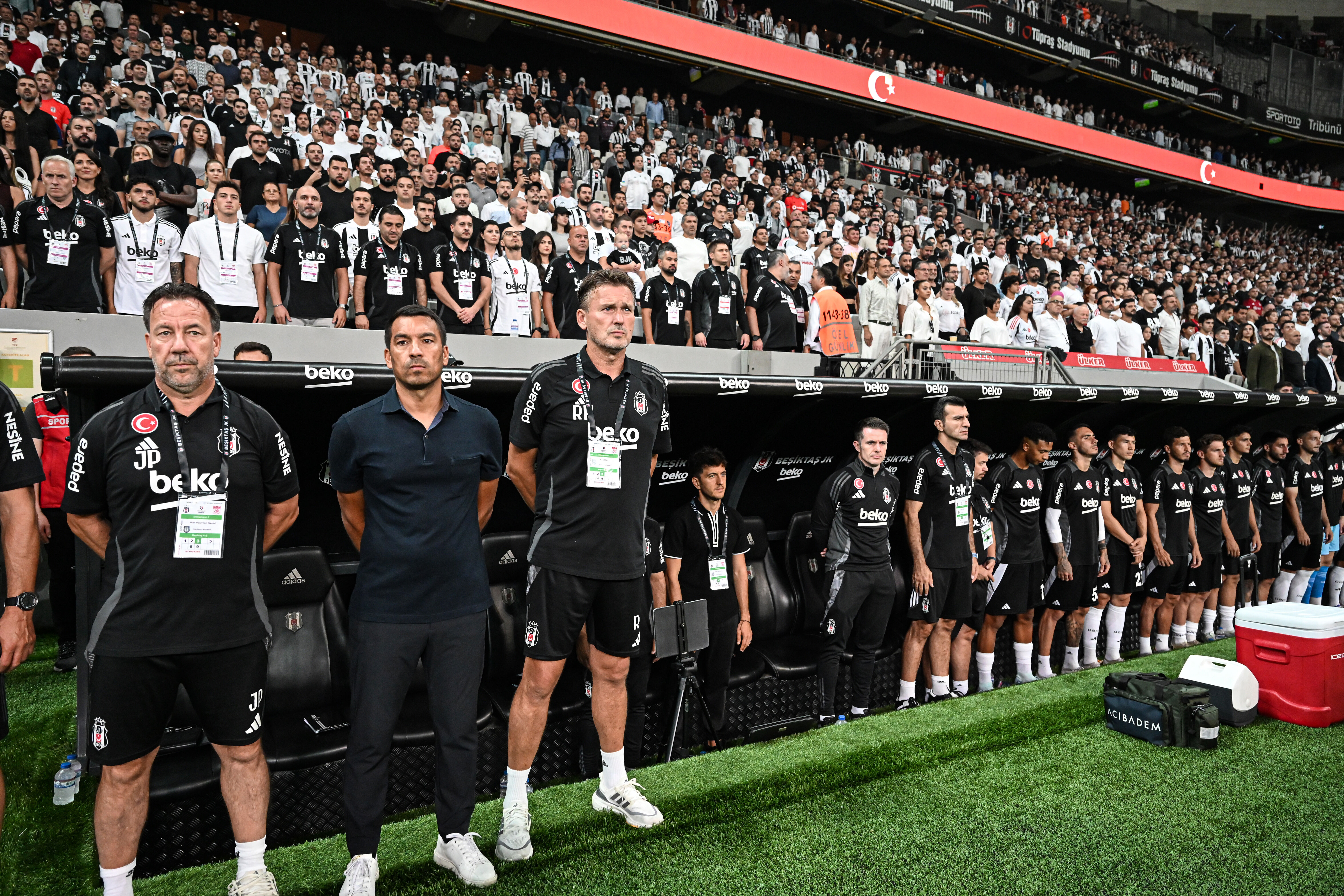 Bu takımda yedek yok!... Beşiktaş'ta Giovanni Van Bronckhorst'la motivasyon tavan - 1. Resim
