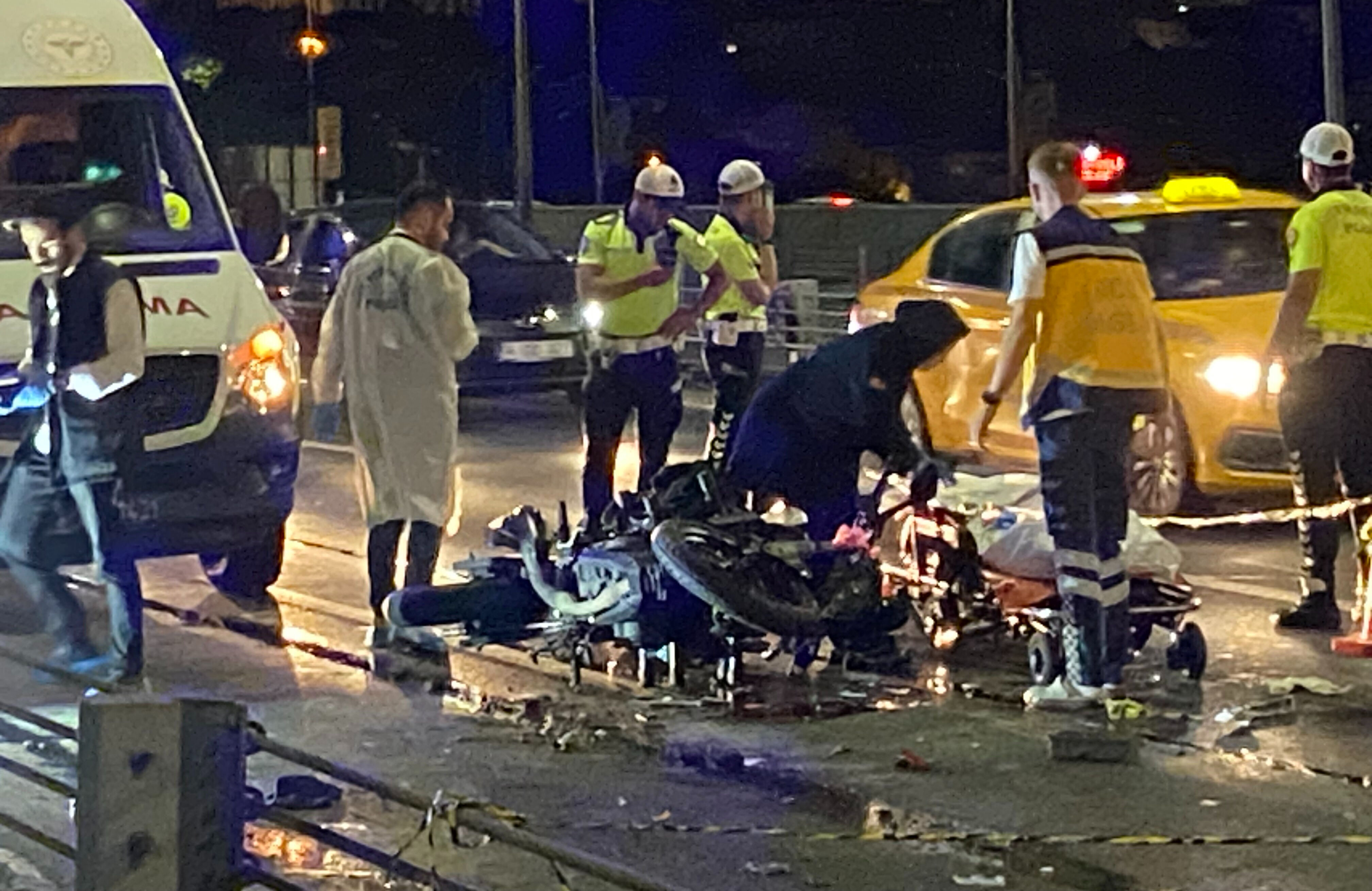 Haliç Köprüsü'nde feci kaza! Yola savrulan sürücü olay yerinde öldü - 1. Resim