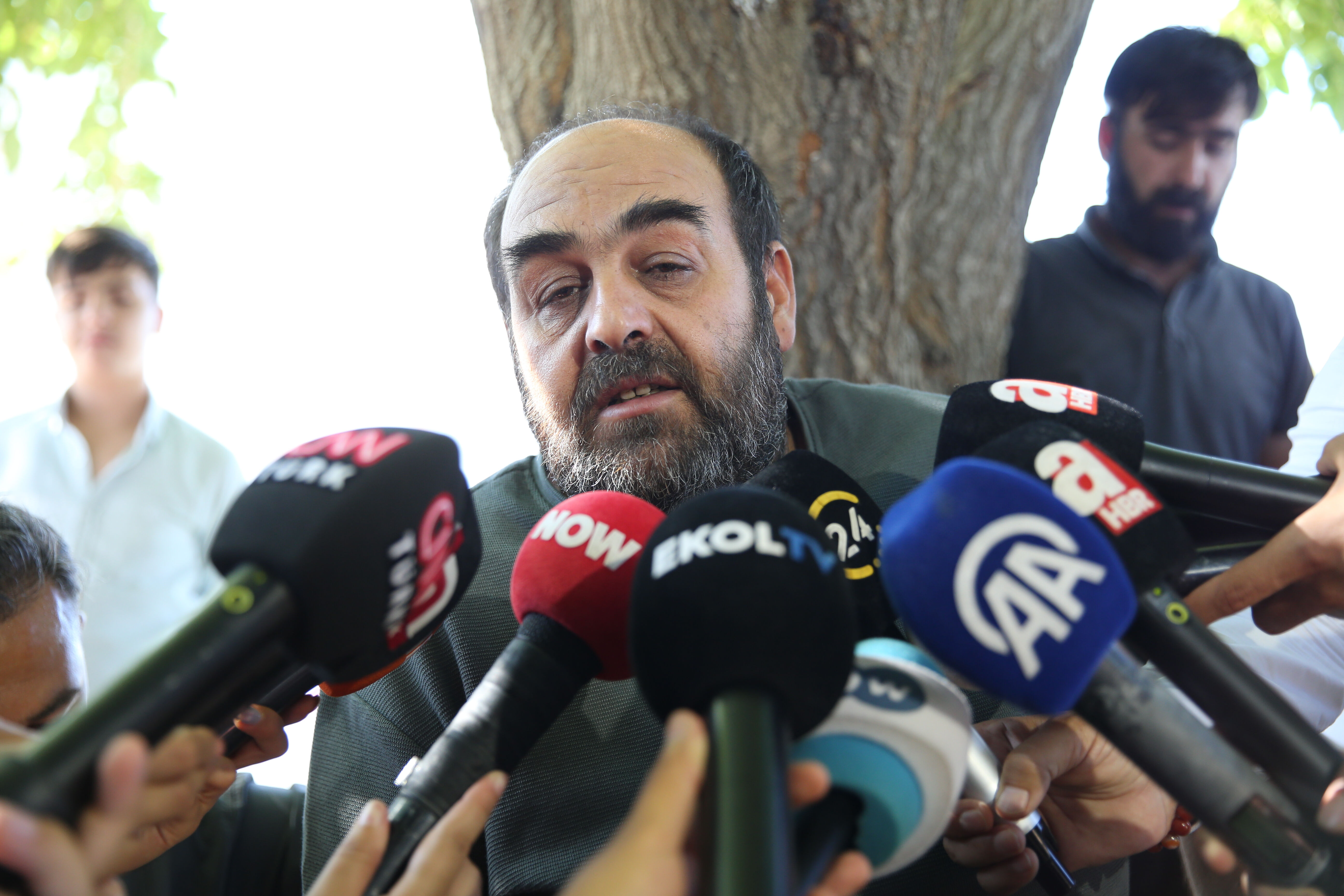 Narin'in babası Arif Güran'dan yeni açıklama: Camdan kaçmaya çalıştı, yanıma gelip bana... Narin'in babası Arif Güran'dan yeni açıklama: Camdan kaçmaya çalıştı, yanıma gelip bana... - 4. Resim