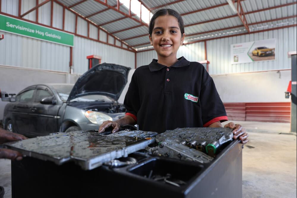 9 yaşında başladı, ustalara taş &ccedil;ıkardı! K&uuml;&ccedil;&uuml;k kızın tek bir hayali var, babasından ayrı... - 5. Resim