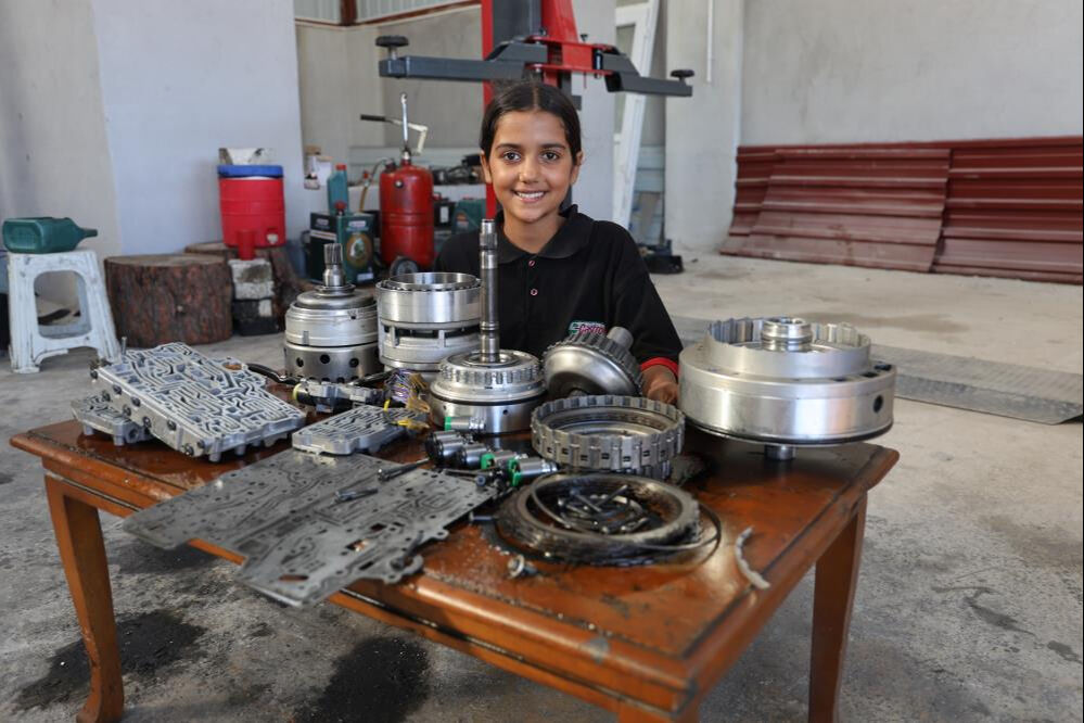 9 yaşında başladı, ustalara taş &ccedil;ıkardı! K&uuml;&ccedil;&uuml;k kızın tek bir hayali var, babasından ayrı... - 4. Resim