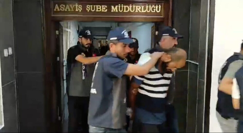 Ankara'da görme engellilerin cep telefonlarını çalan şüpheli tutuklandı - 1. Resim