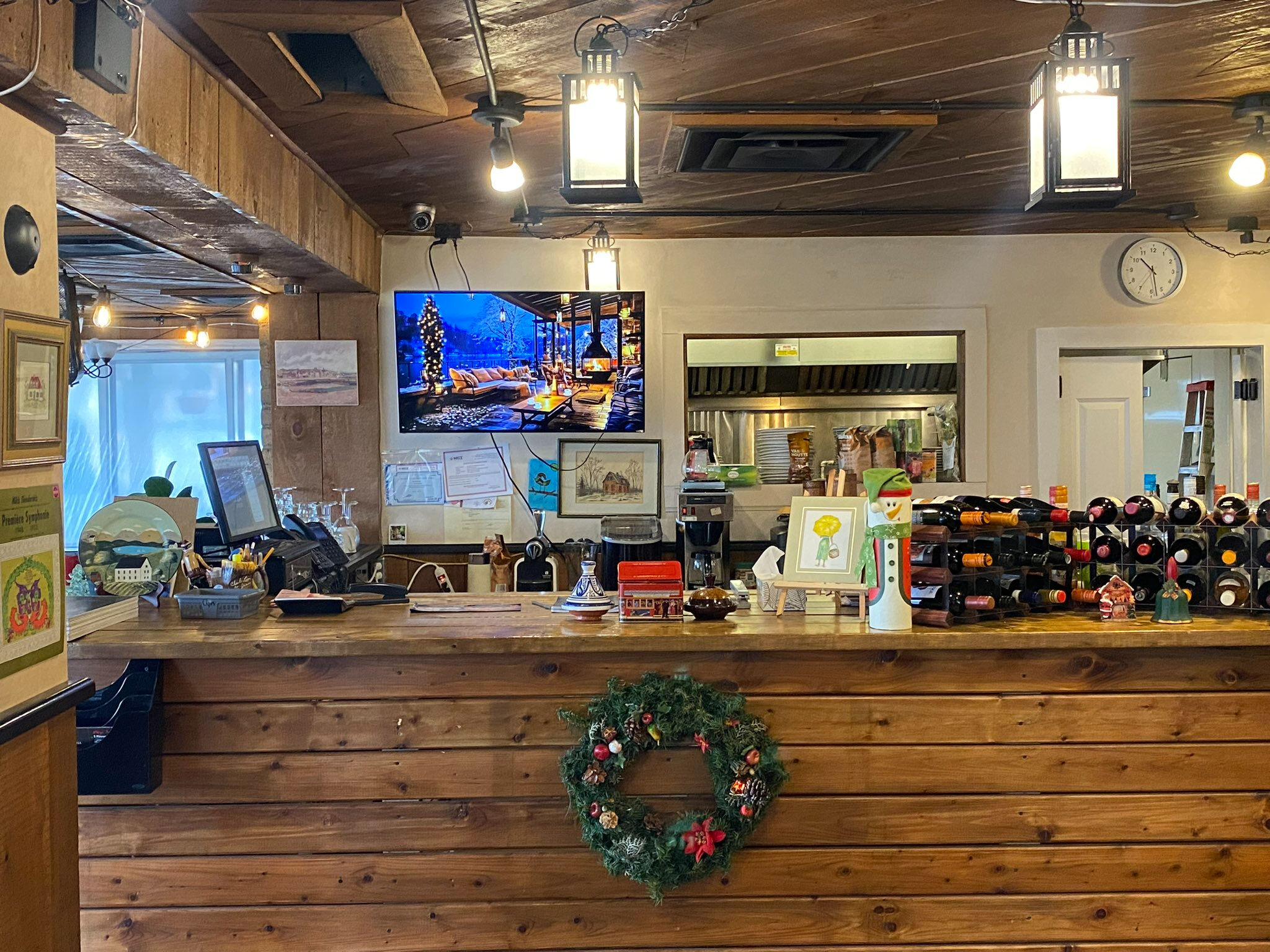 Kanada'da Türk ailenin restoranını 2 kez yaktılar! Kabus gibi 10 gün... Kanada'da Türk ailenin restoranını 2 kez yaktılar! Kabus gibi 10 gün... - 2. Resim