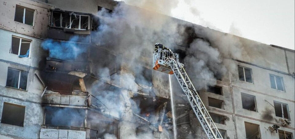Rusya, Ukrayna'nın Harkov kentinde sivillerin olduğu binayı vurdu - 2. Resim